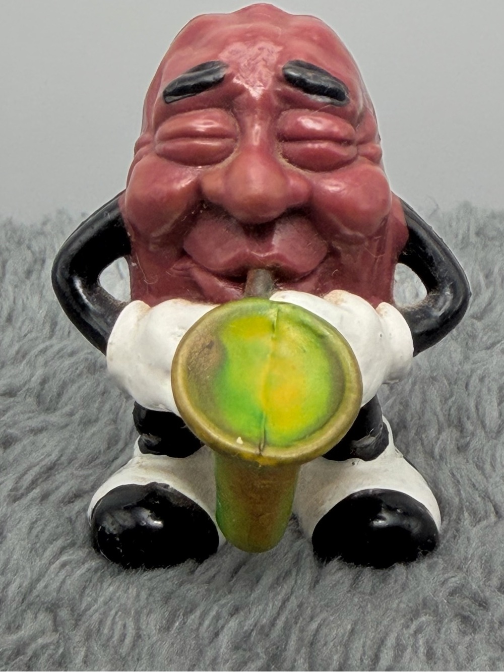 Vintage 1987 California Raisins Saxophone PVC Figure Musician CALRAB Collectible